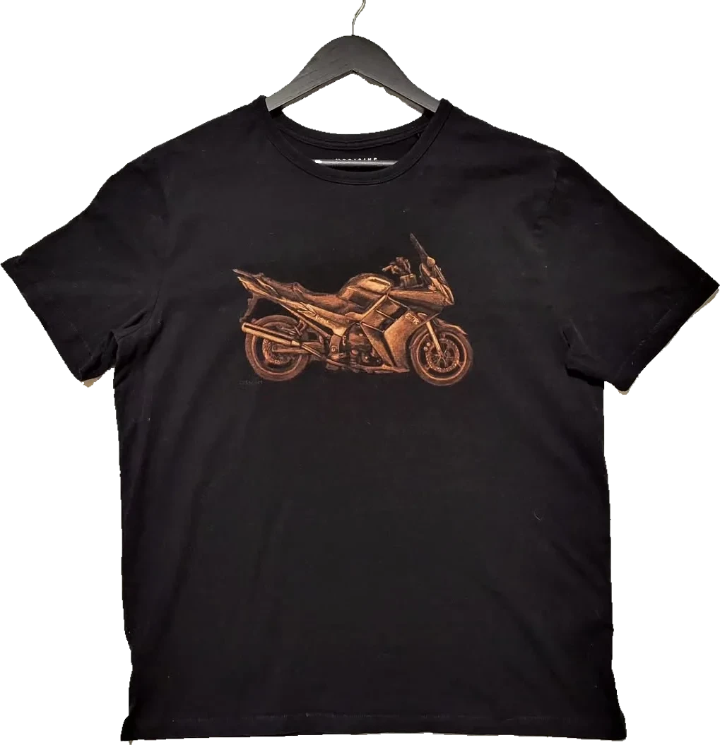 Ręcznie malowane koszulki i odzież